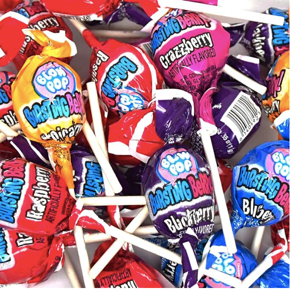 Charms blow pop berry flavours (ALERT 🚨 MELTING)